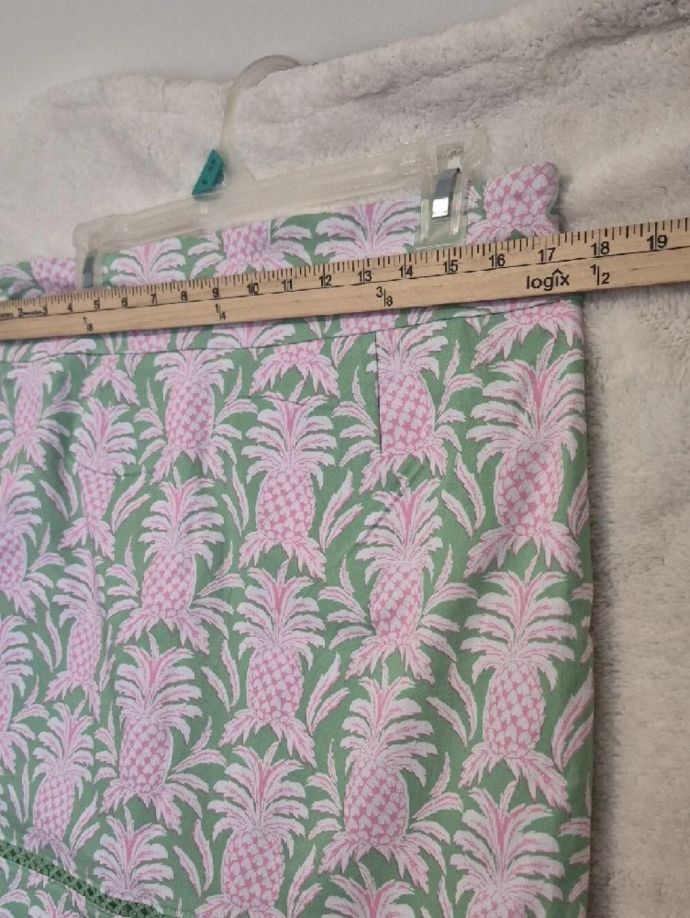 crown & ivy playful pineapple